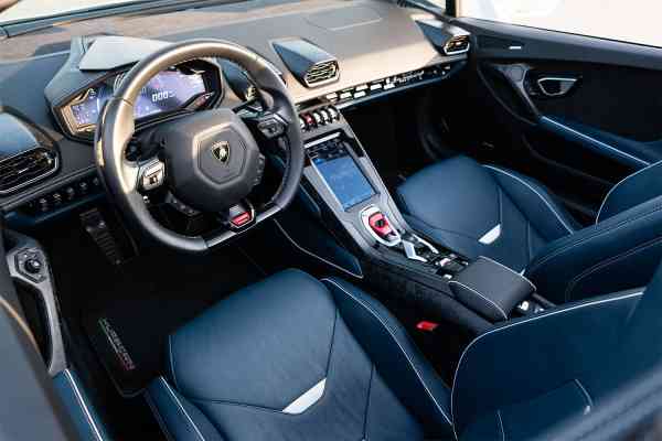 Rent White Lamborghini Huracan Evo Spider in Dubai