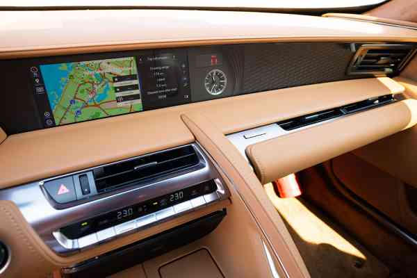 Лексус ЛС500 доступен в аренде вместе с нами!