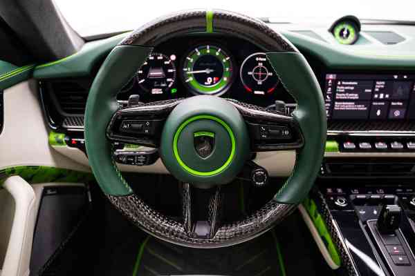 Уникальный карбоновый Porsche Stinger GTR 1/7 доступен в аренду в Дубае