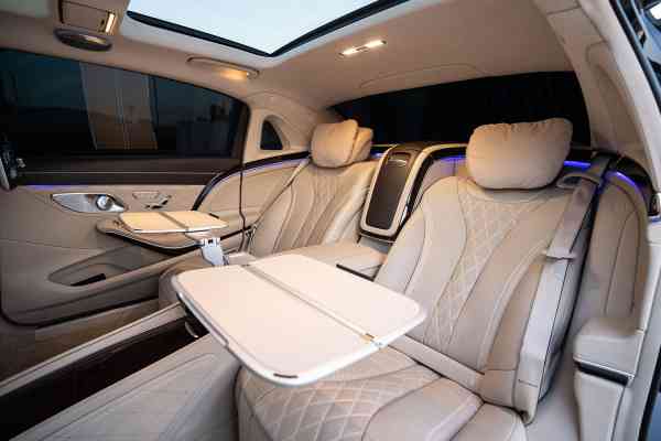 Rent luxurious Mercedes-Benz Maybach in Dubai