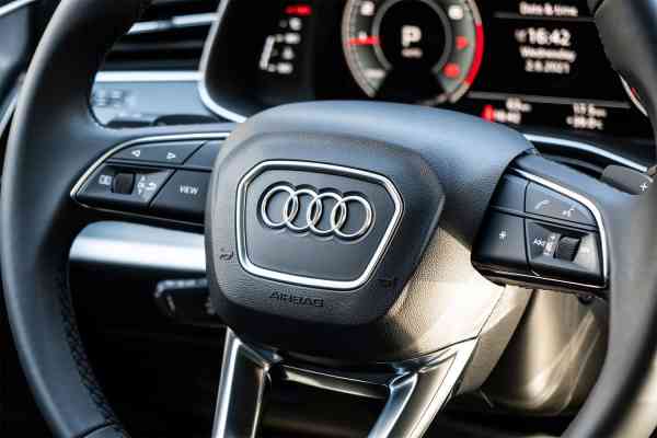 Rent Red brand new Audi Q7 2021 model, REF-66 in Dubai