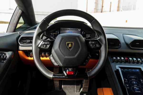 Rent Black Lamborghini Huracan Evo in Dubai