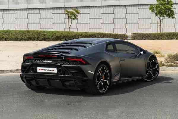 Rent Black Lamborghini Huracan Evo in Dubai