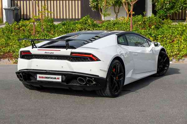 Rent White Lamborghini Huracan in Dubai