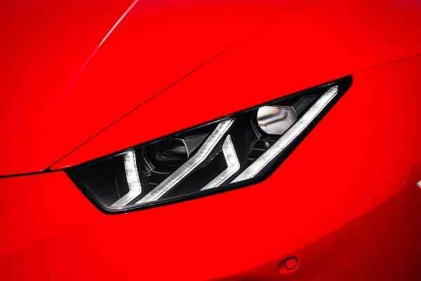 Аренда красного Ламборгини Хуракан 2021 года в Дубае, REF-210