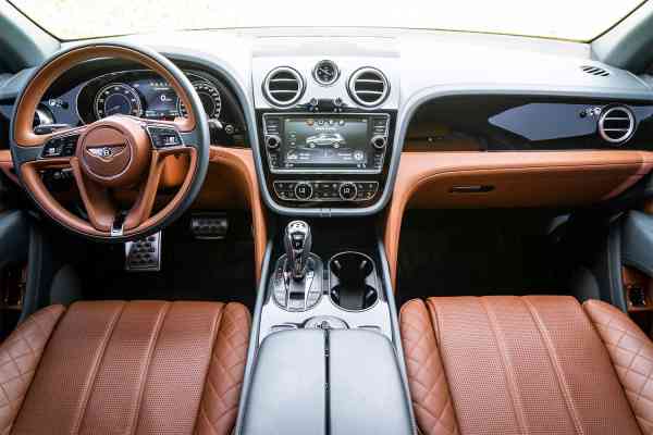 Аренда Бентли Бентейга 2020 года в Дубае, REF-91