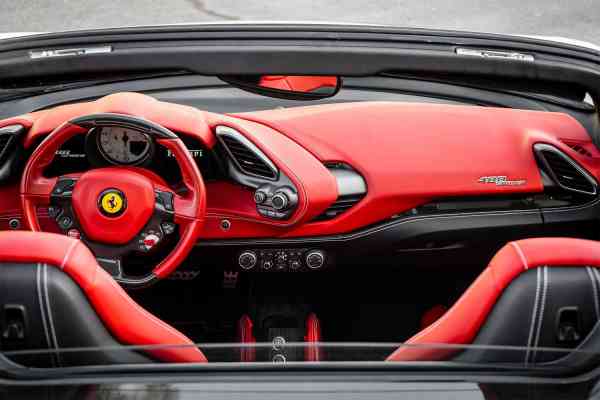 Аренда Феррари 488 2018 года в Дубае, REF-115