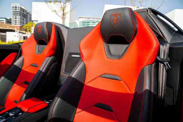 Аренда красного Ламборгини Хуракан 2021 года в Дубае, REF-210