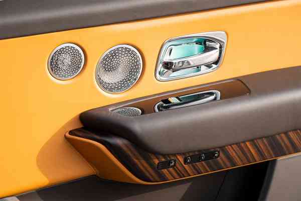 Аренда Роллс Ройс Куллинан 2021 года в Дубае, REF-106