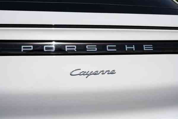 Аренда Порш Кайен 2021 года в Дубае, REF-56