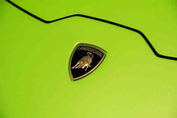 Rent Green Lamborghini Huracan Evo Spider in Dubai