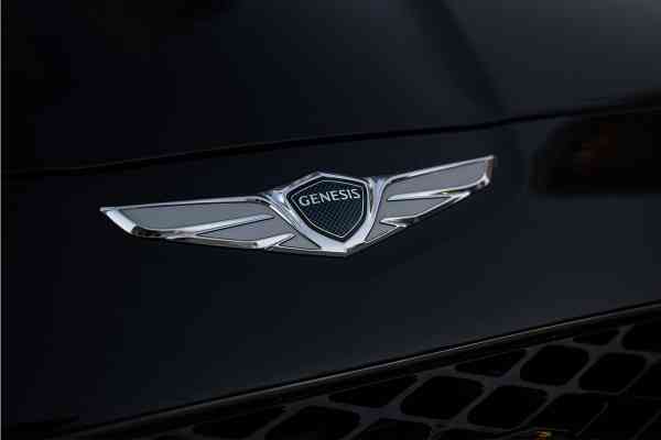 Rent black Genesis G70 in Dubai