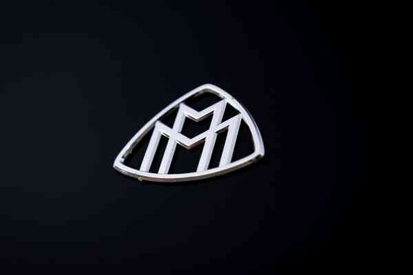 Rent luxurious Mercedes-Benz Maybach in Dubai