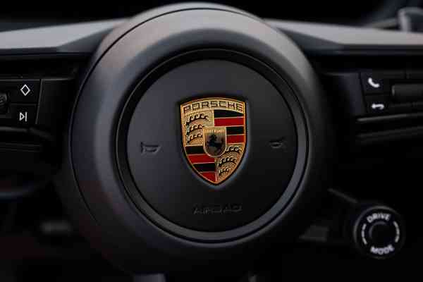 Порш Кайен доступен в аренде в Дубае