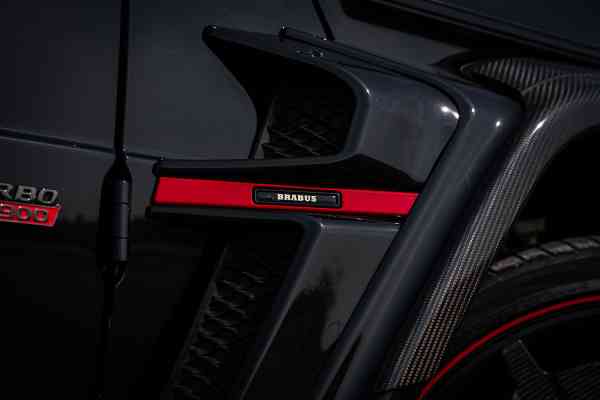 Черный Мерседес-Бэнз Брабус Г900