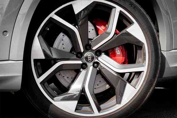 Rent Silver brand new Audi Q8 2021 model, REF-168 in Dubai