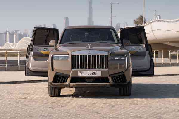 Rent Brown Rolls Royce Cullinan 2025
