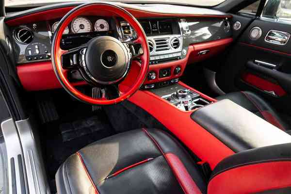 Rent Silver Rolls Royce Wraith 2019 model, REF-152 in Dubai