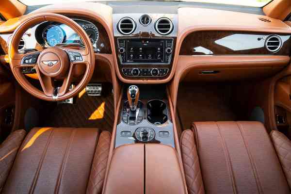 Аренда Бентли Бентейга 2020 года в Дубае, REF-151