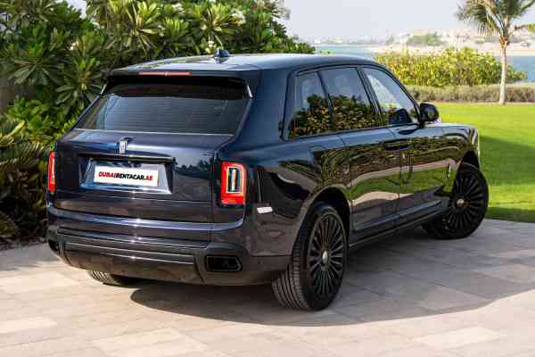 Аренда Роллс Ройс Куллинан 2021 года в Дубае, REF-136