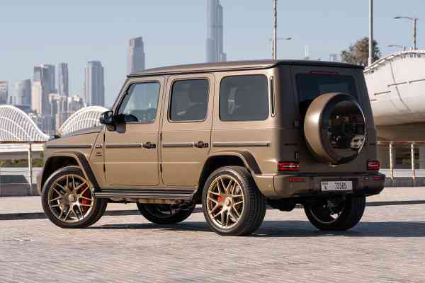 Совершенно новая модель G63 Brown 2025 года доступна в аренду в Дубае