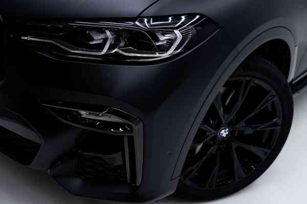 7-seater BMW X7 40i available for rent