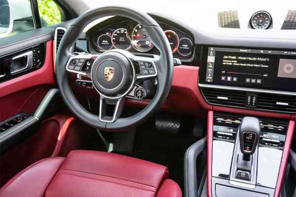 Аренда Порш Кайен 2021 года в Дубае, REF-56