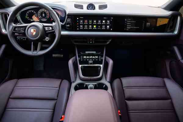 Порш Кайен доступен в аренде в Дубае