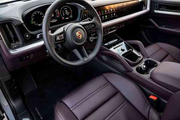 Порш Кайен доступен в аренде в Дубае