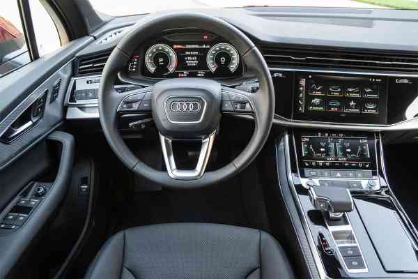 Rent Red brand new Audi Q7 2021 model, REF-66 in Dubai