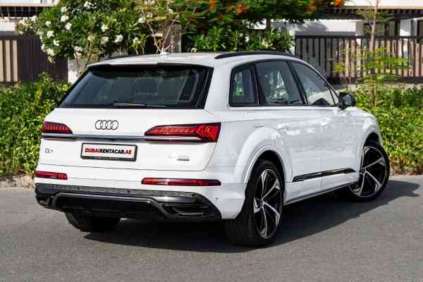Rent White brand new Audi Q7 2021 model, REF-75 in Dubai