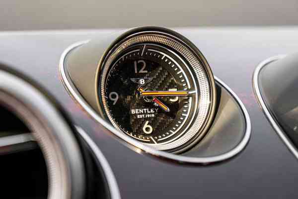 Аренда Бентли Бентейга 2020 года в Дубае, REF-18