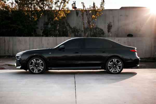 Black BMW 7-series available for rent in Dubai