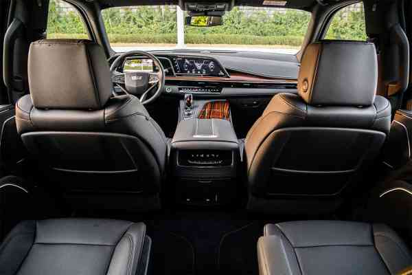 Аренда Cadillac Escalade 2021 года в Дубае, REF-176