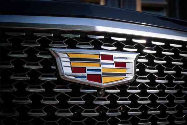 Аренда Cadillac Escalade 2021 года в Дубае, REF-67