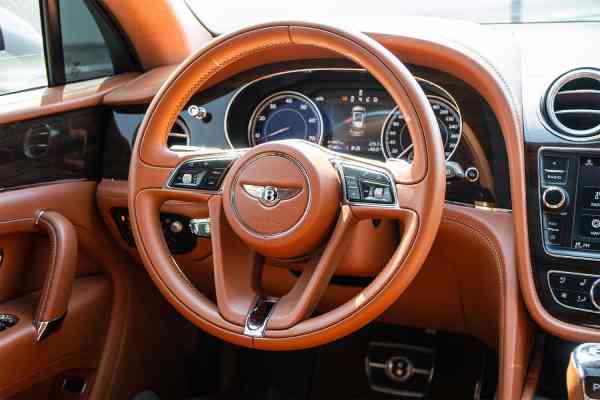 Аренда Бентли Бентейга 2020 года в Дубае, REF-34