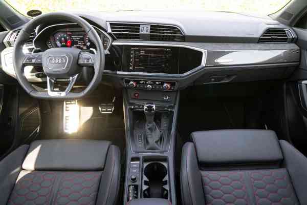 Rent White brand new Audi Q3 2021 model, REF-33 in Dubai