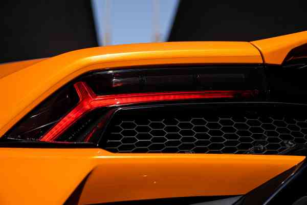 Аренда оранжевого Lamborghini Evo Coupe в Дубае