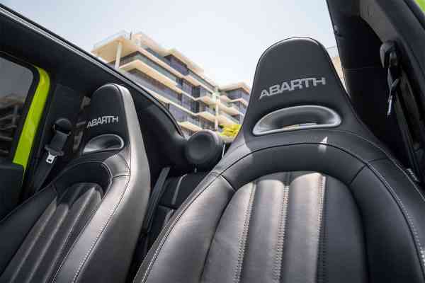 Аренда Абарт 2019 года в Дубае, REF-1