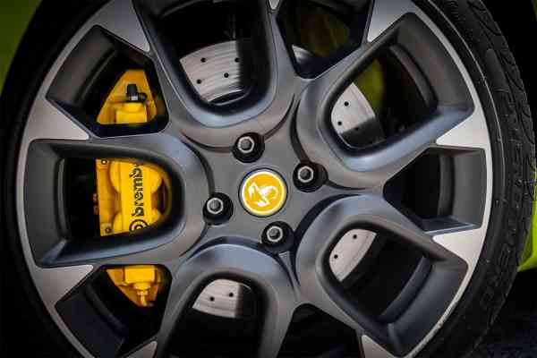 Аренда Абарт 2019 года в Дубае, REF-1