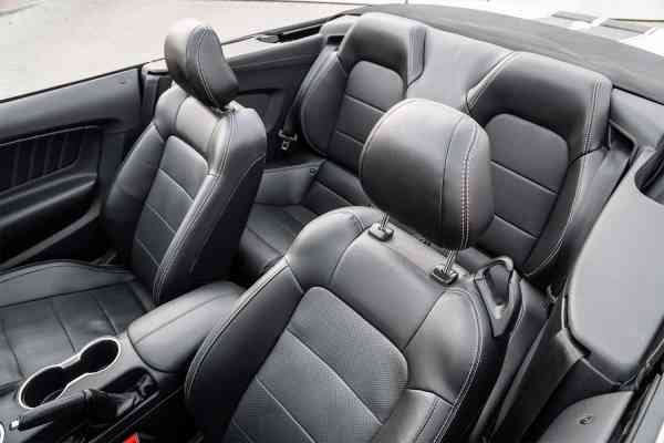 rent Ford Mustang in Dubai