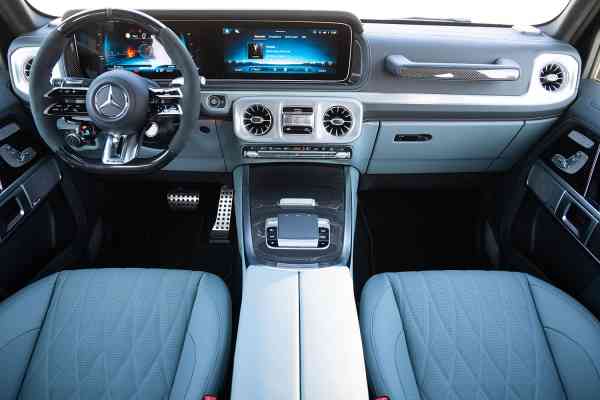 Совершенно новая модель G63 Brown 2025 года доступна в аренду в Дубае