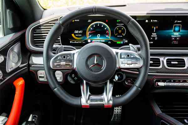 Rent White brand new Mercedes-Benz GLE 2021 model, REF-103 in Dubai