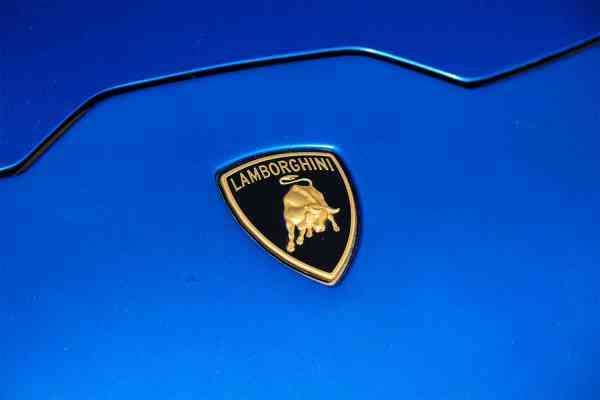 Rent Blue unique Lamborghini Huracan 2020 model, REF-171 in Dubai