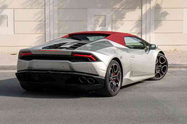 Rent Silver Lamborghini Huracan 2018 model, REF-173 in Dubai