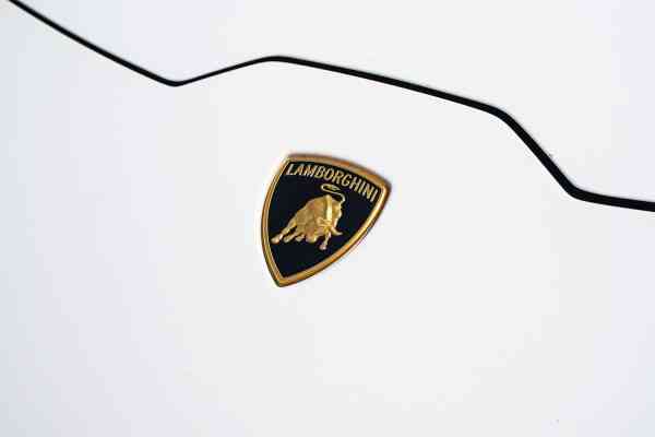 Rent White Lamborghini Huracan 2020 model, REF-46 in Dubai