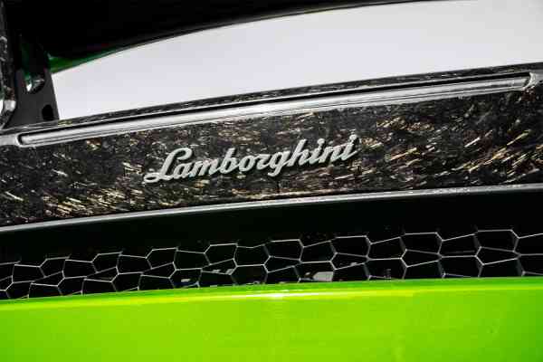 Rent Green Lamborghini Huracan 2020 model, REF-100 in Dubai