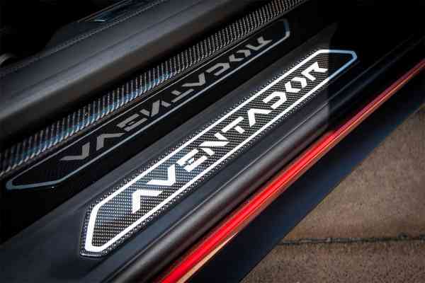 Аренда Ламборгини Авентадор 2020 года в Дубае, REF-83