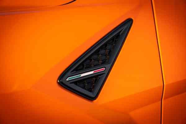 Аренда Ламборгини Урус Дубай