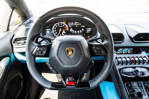 Аренда Ламборгини Хуракан 2020 года в Дубае, REF-8